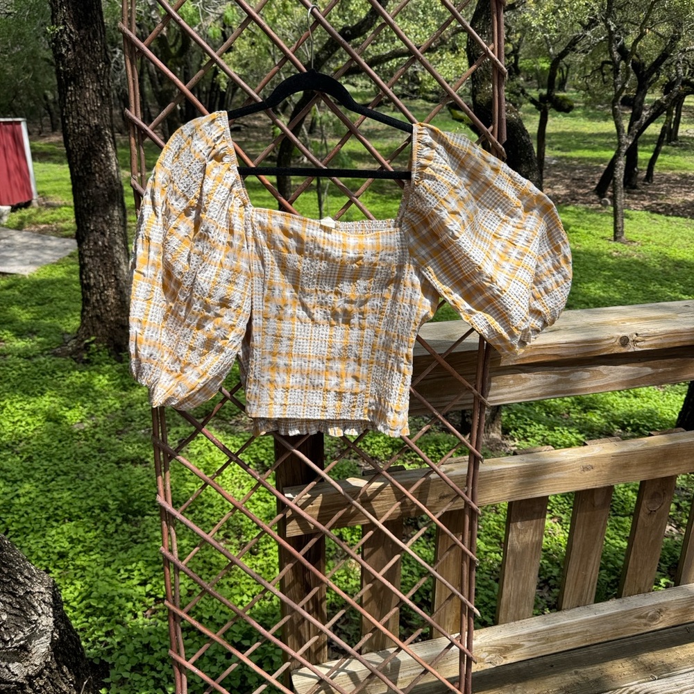 Urban Outfitters Yellow and White Gingham Puff Sleeve Crop Top